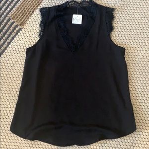 NWT Sleeveless blouse with lace detail